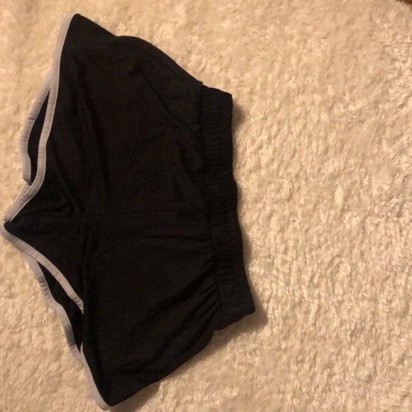 These are great athletic shorts! Perfect for the summer! - Picture 2 of 3